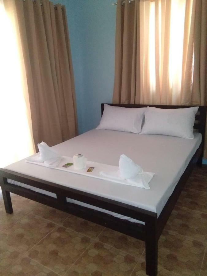 סמאל La Isla Bonita Talikud Island Beach Resort מראה חיצוני תמונה